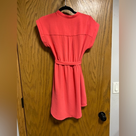 Monteau Los Angeles l CORAL BELTED Dress l MEDIUM - Picture 4 of 6